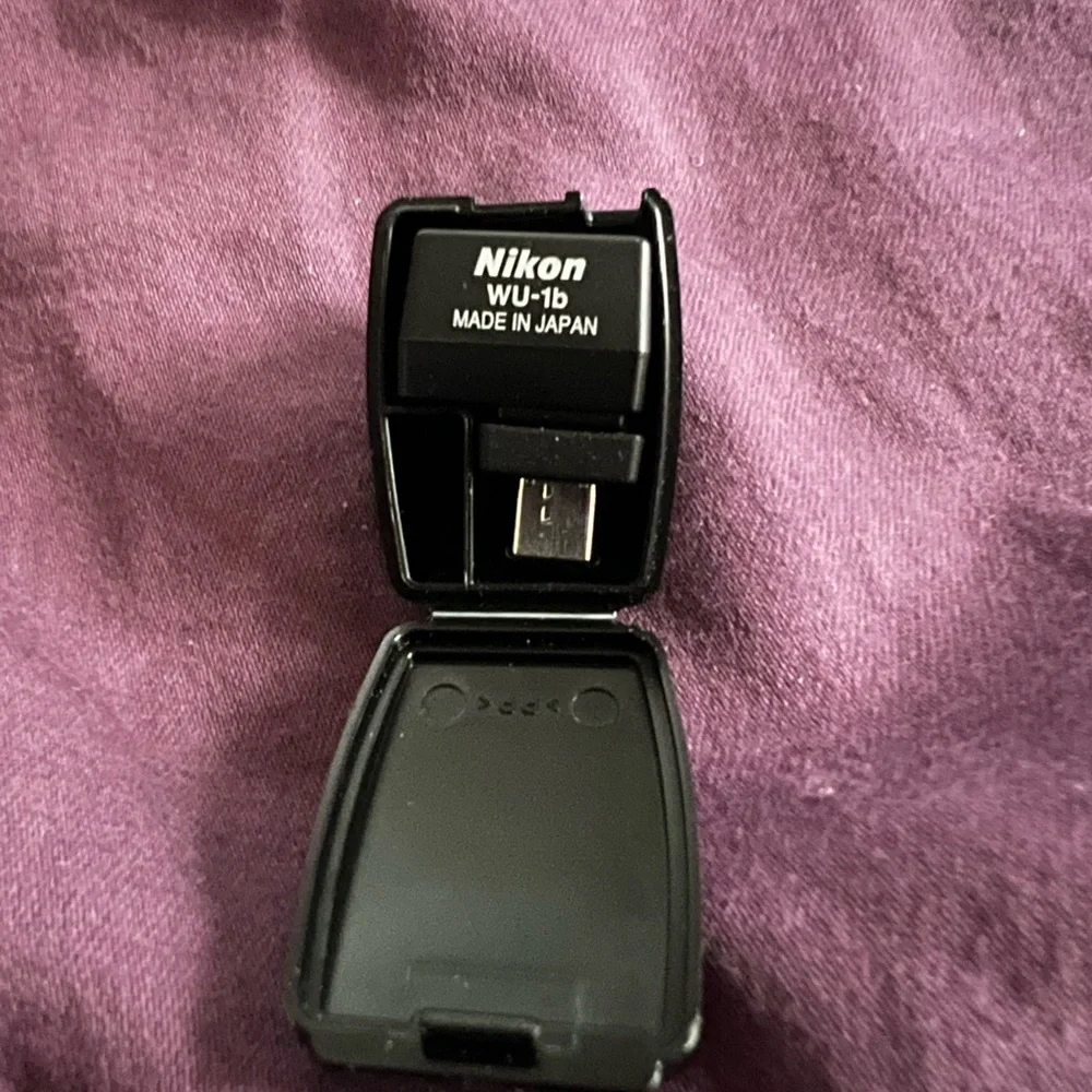 Nikon WU-1b wireless mobile adapter